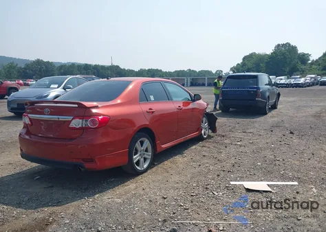 2013 Toyota Corolla S Special Edition z USA, uszkodzony, nr VIN 2T1BU4EE2DC091339